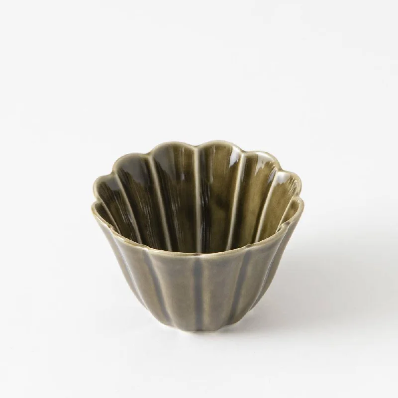 modern dinnerware for sophisticated dining-Kikuwari Khaki Hasami Kobachi Bowl M 3.9in